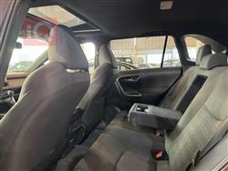 تۆیۆتا ڕاڤ 4